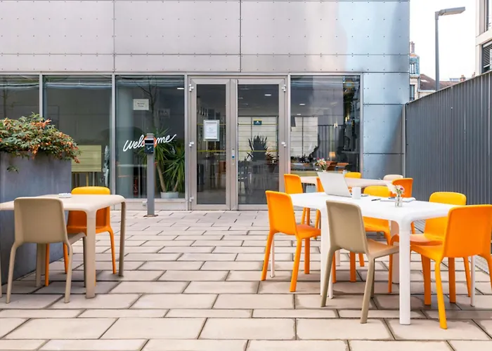 Adagio Access Centre