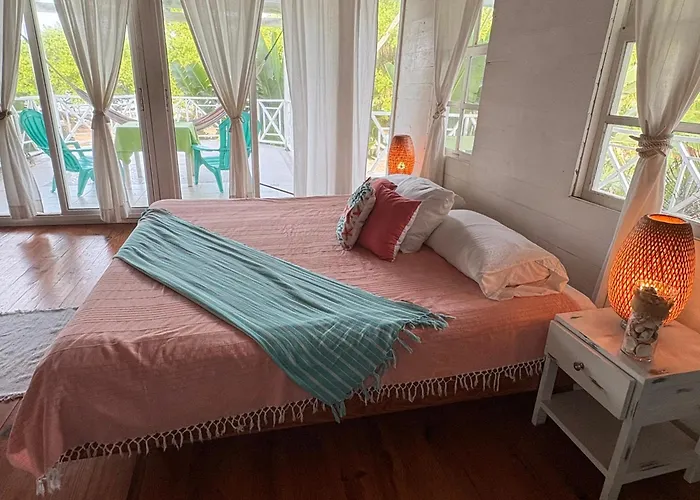 Islander House On Rocky Cay Beach