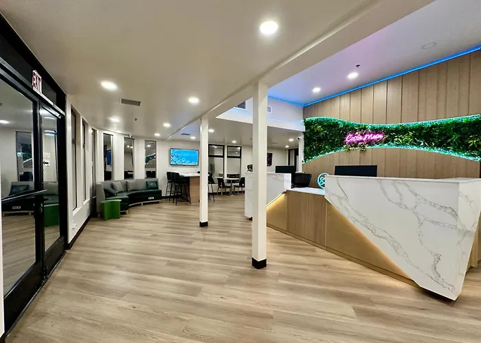 Costa Mesa Inn - Newport Beach Area