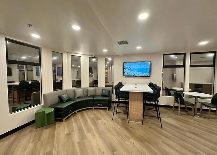 Costa Mesa Inn - Newport Beach Area