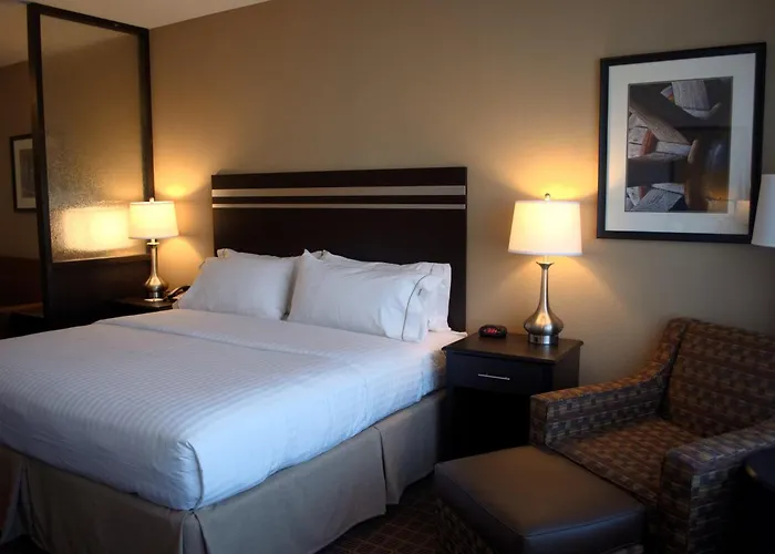 Holiday Inn Express & Suites By Ihg