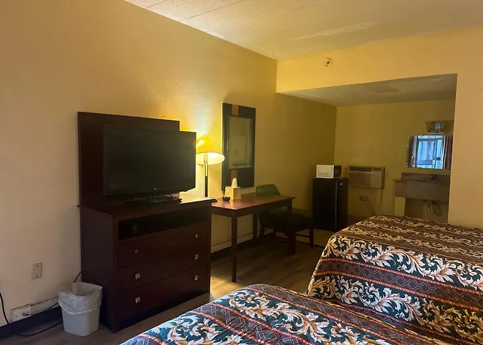 Diamond Inn & Suites