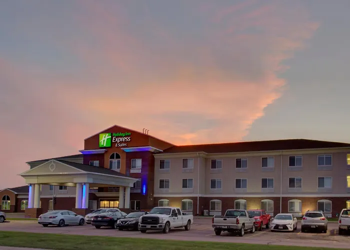 Holiday Inn Express & Suites Le Mars By Ihg