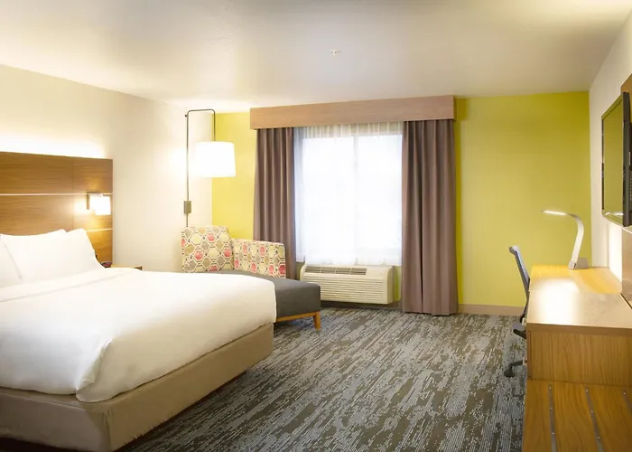 Holiday Inn Express & Suites Wausau By Ihg