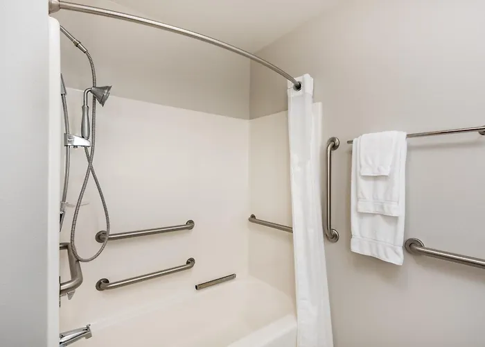 Holiday Inn Express Warrenton By Ihg