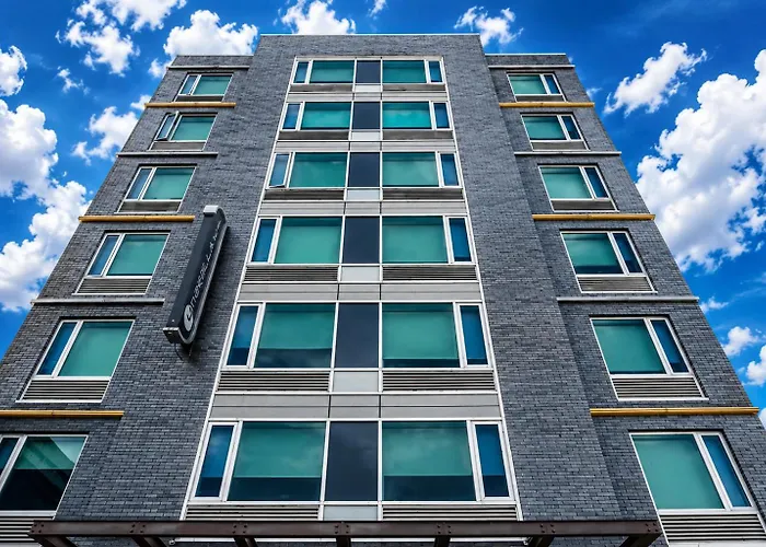 Umbrella Hotel Bronx