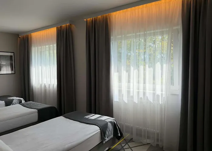 Air Hotel