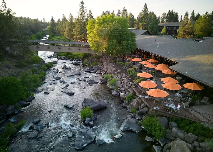 Riverhouse Lodge