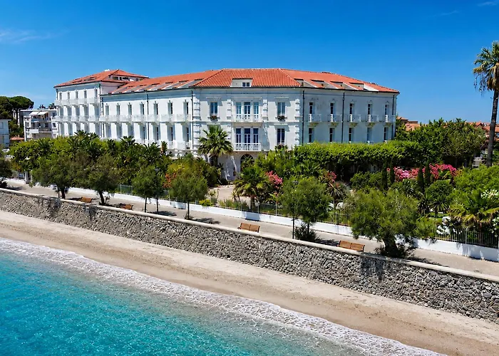 Grand Hotel Des Sablettes Plage, Curio Collection By Hilton