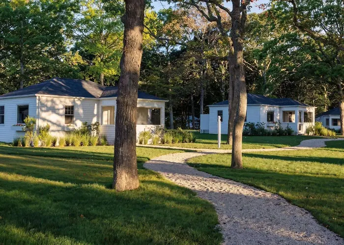 Silver Sands Motel & Beach Bungalows