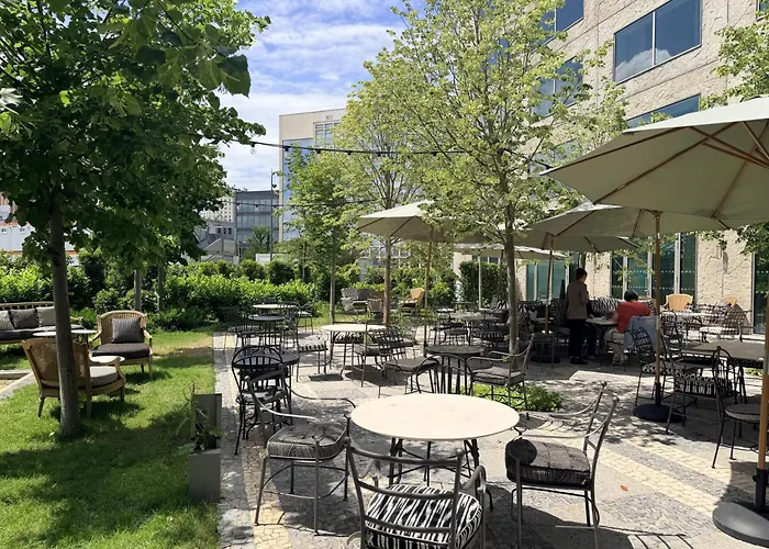 Maison Heler Metz, Curio Collection By Hilton