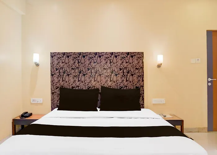 Hotel O Tiranga Residency