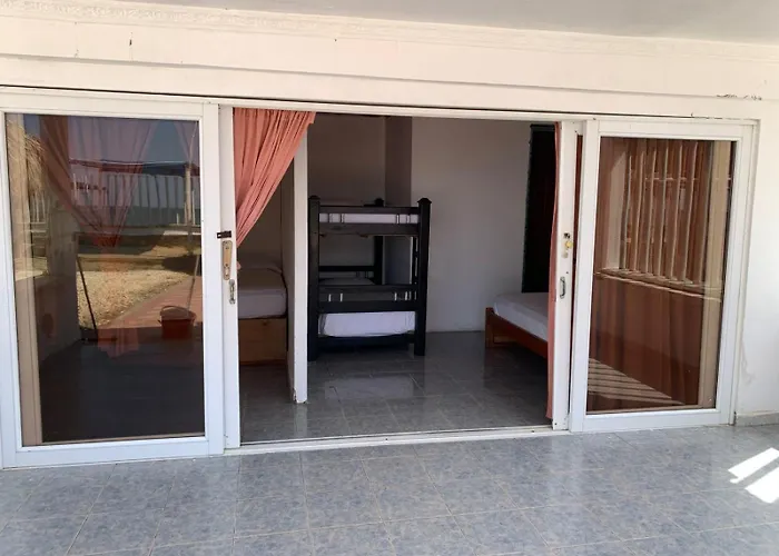 Habitaciones frente al mar , Paza Mary