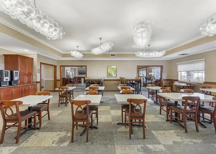 Best Western Plus Butterfield Inn