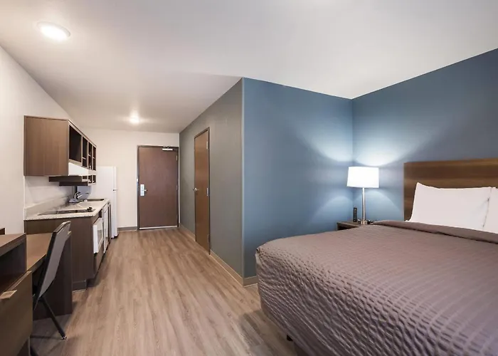 Woodspring Suites Detroit