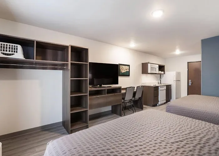 Woodspring Suites Detroit