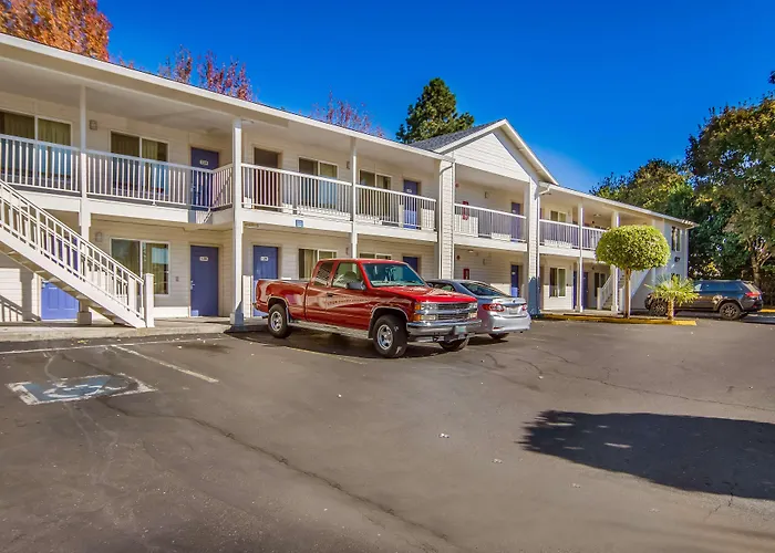 Motel 6 Portland Mall - 205