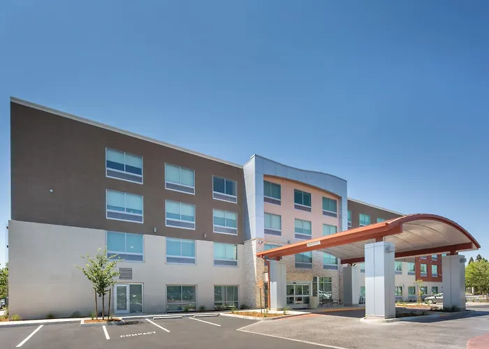Holiday Inn Express & Suites By Ihg