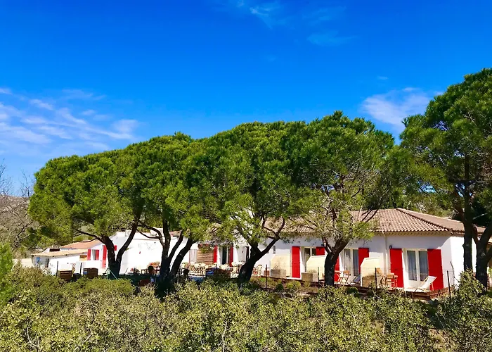 Les Volets Rouges - - Situé Dans Le Parc National Des Calanques