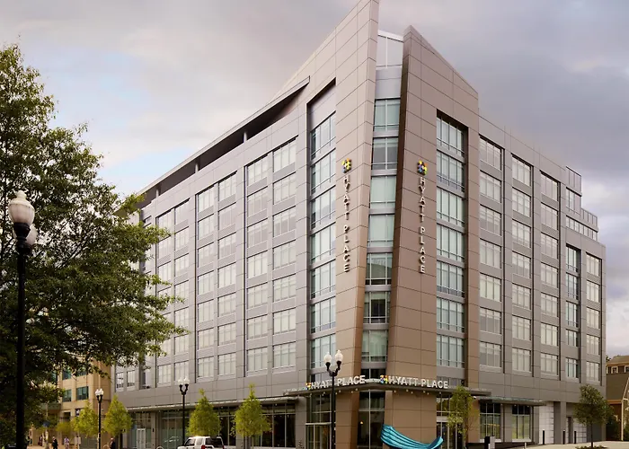 Hyatt Place Courthouse