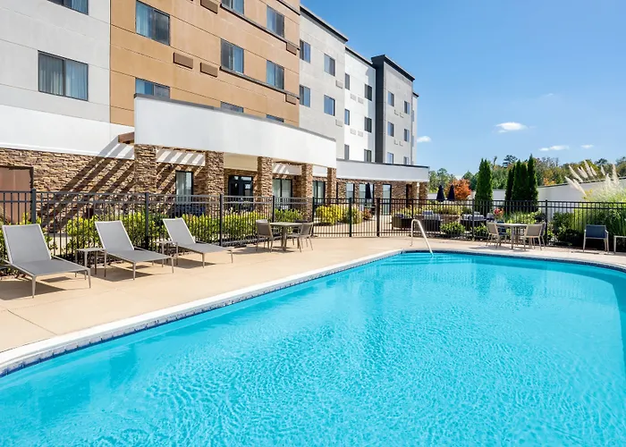 Courtyard By Marriott Auburn