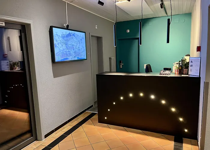 Hotel Merkur - West Station