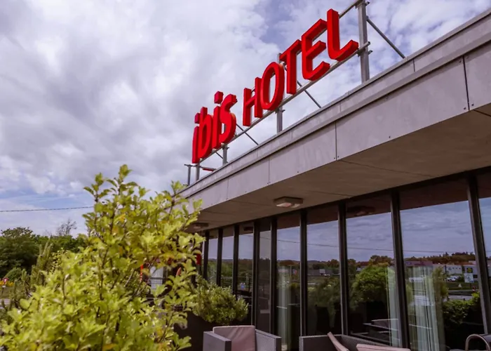 Hôtel ibis Guingamp Cœur de Bretagne Ploumagoar