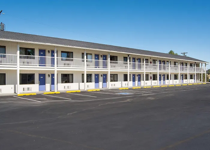 Motel 6-, Or