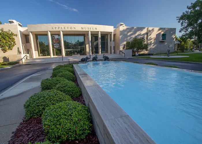 Holiday Inn & Suites Conference Center By Ihg
