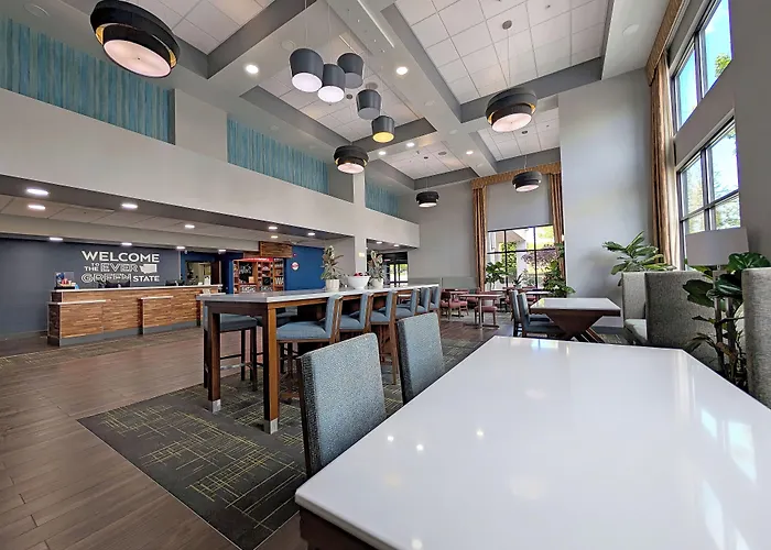 Hampton Inn & Suites