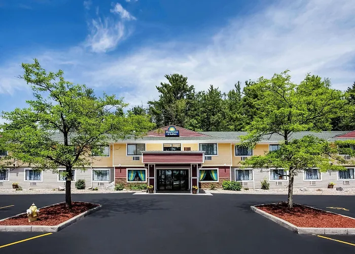 Days Inn & Suites By Wyndham