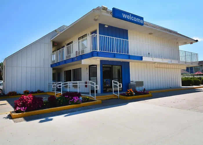 Motel 6-, Ct - Hartford