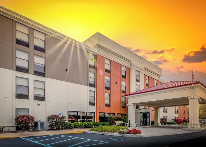 Holiday Inn Express South By Ihg