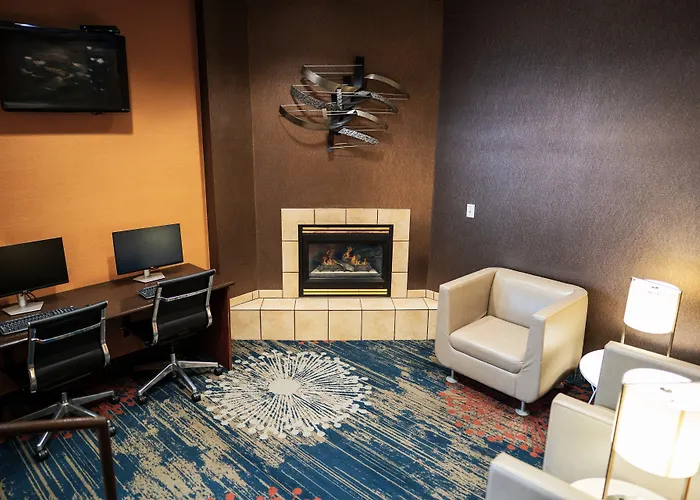 Crystal Inn & Suites - Midvalley