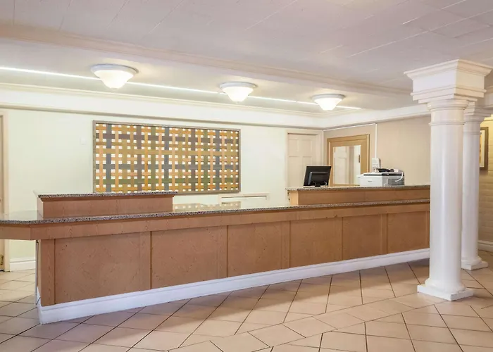 La Quinta Inn By Wyndham New Orleans West Bank / Gretna