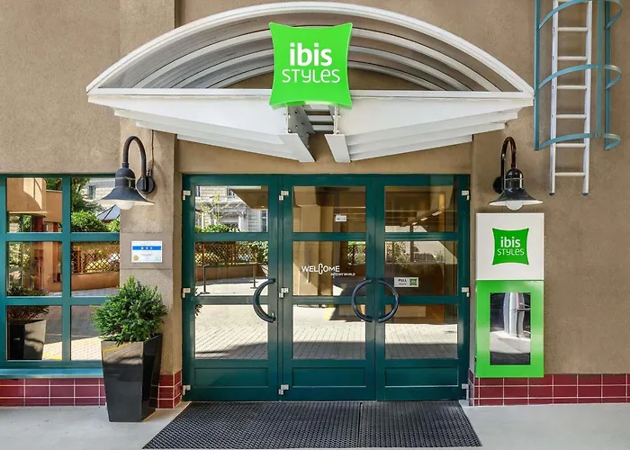 Ibis Heroes Square