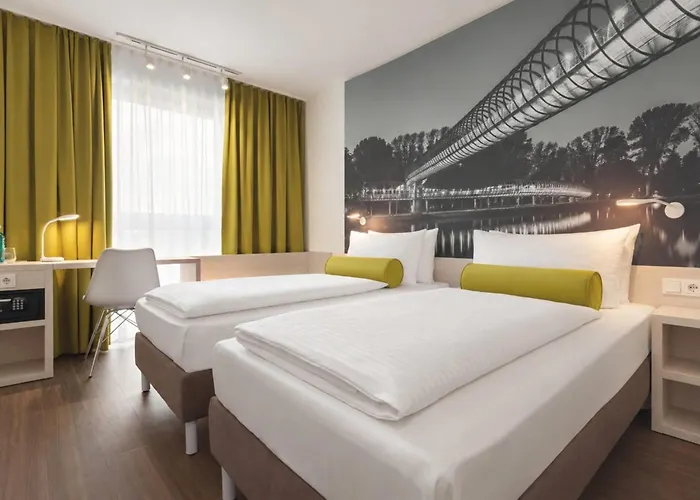 Super 8 by Wyndham Oberhausen am Centro