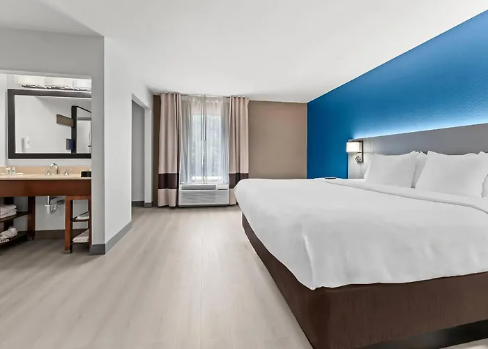 Comfort Inn & Suites Perry National Fairgrounds Area