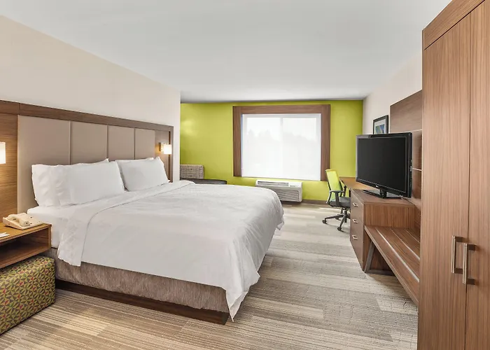 Holiday Inn Express & Suites Tacoma By Ihg