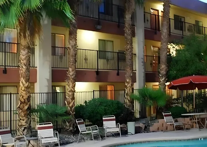 Nellis Suites At Main Gate