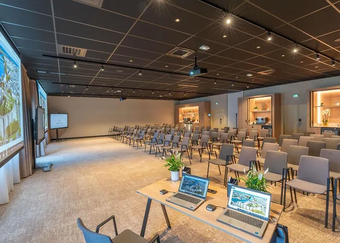 Hotel Mercure Angers Lac De Maine
