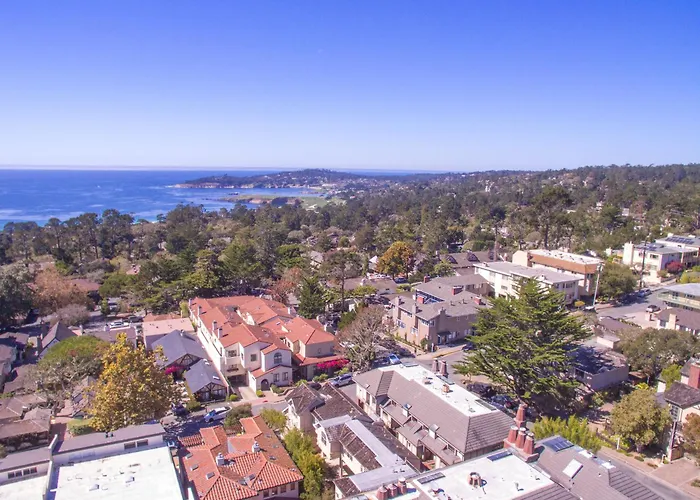 Carmel Wayfarer Inn