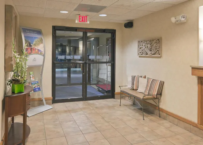 Baymont By Wyndham Portage Hotel