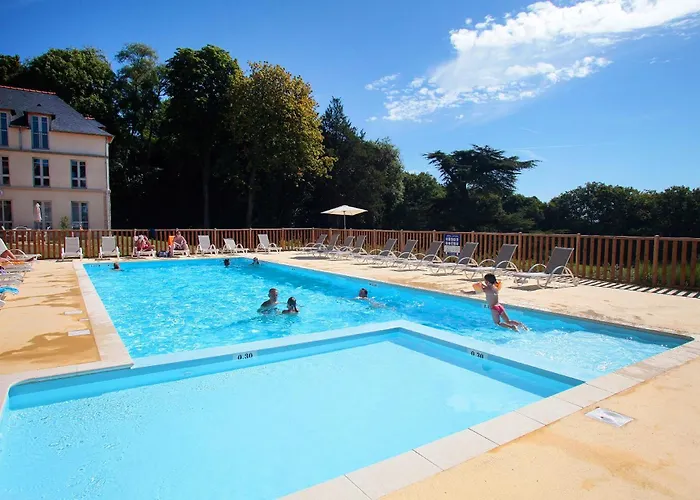 Residence Prestige Odalys Le Chateau De Kergonano