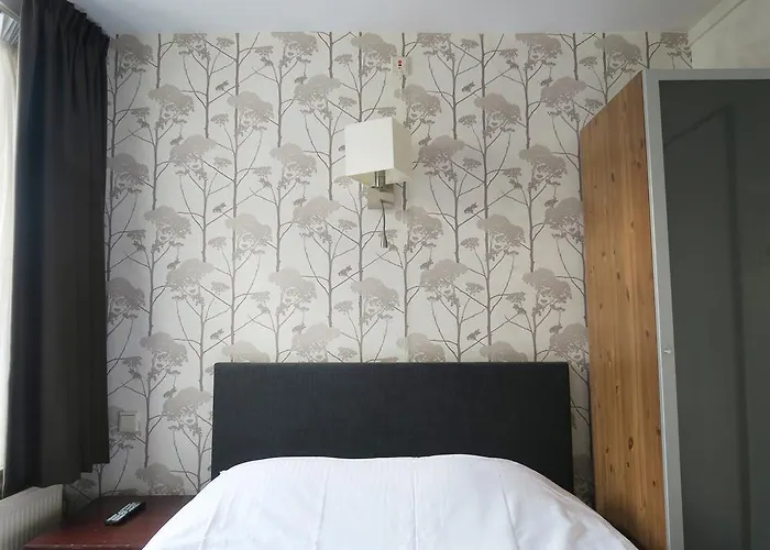 Hotel Carillon