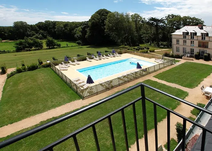 Residence Prestige Odalys Le Chateau De Kergonano