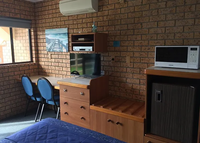 Whale Fisher Motel Eden
