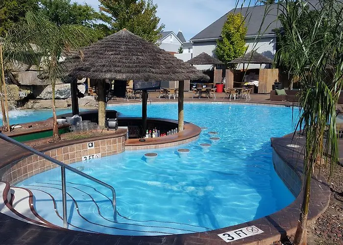 Commodore Resort