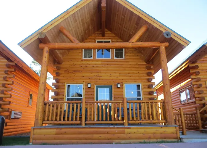 Cabins Of Mackinac & Lodge