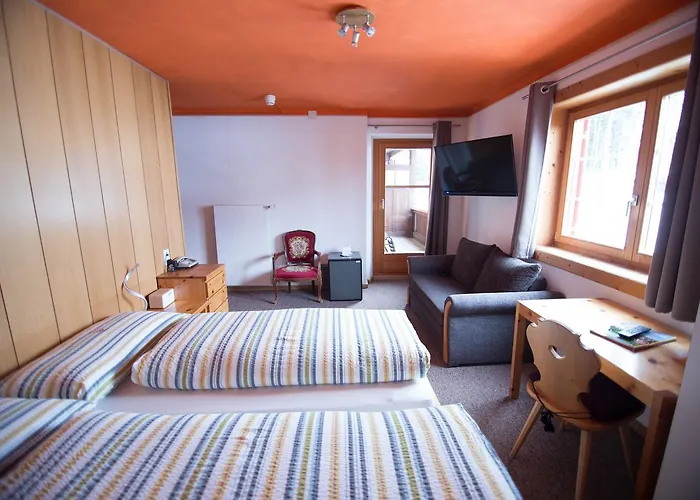 Hotel Hold